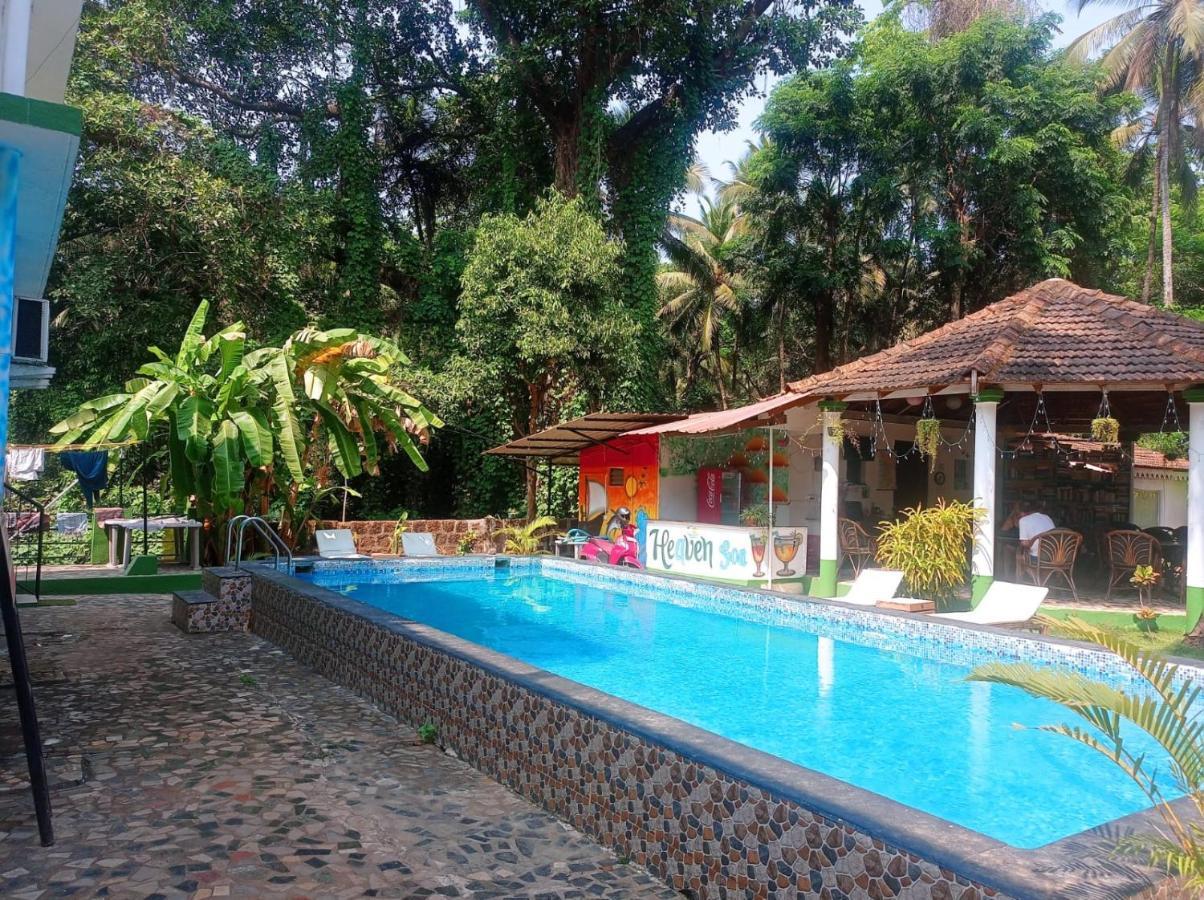 Heaven Goa Guesthouse Benaulim Exteriör bild